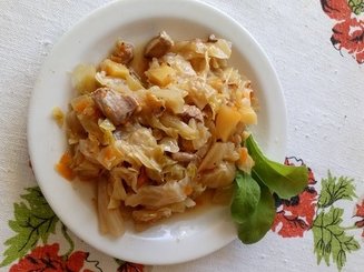 Капуста тушеная с мясом