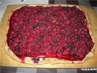 Клубничный пирог с тимьяном и черным перцем