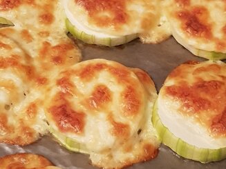 Кабачки с сыром и чесноком в духовке