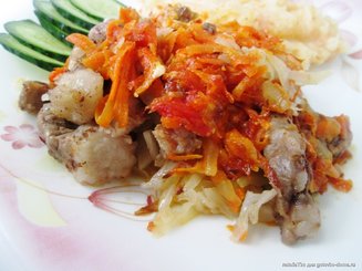 Свинина на капустной подушке