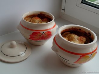 Веселые пельмени от Олеси (в горшочке под хрустящей корочкой)