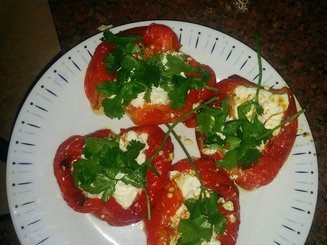 Сладкий перец, фаршированный брынзой