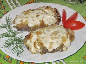 Нежная печень с яблоками
