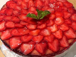 Пирожные с клубникой