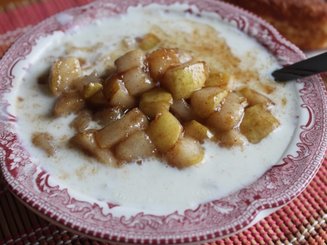 Овсянка с карамелизированной грушей