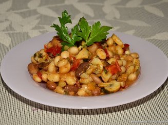 Белая фасоль с фаршем и ветчиной