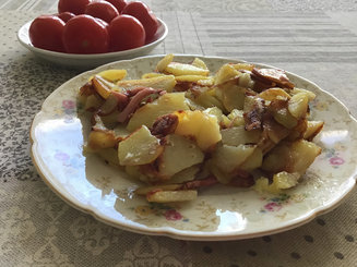 Картофель, жареный с беконом