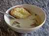 Чесночный суп с сырными гренками