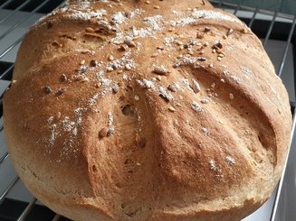 Деревенский ржаной хлеб на дрожжах