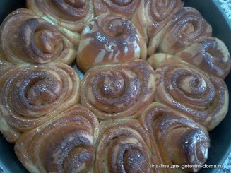 Сахарные булочки с медовой глазурью "Roulé au miel"