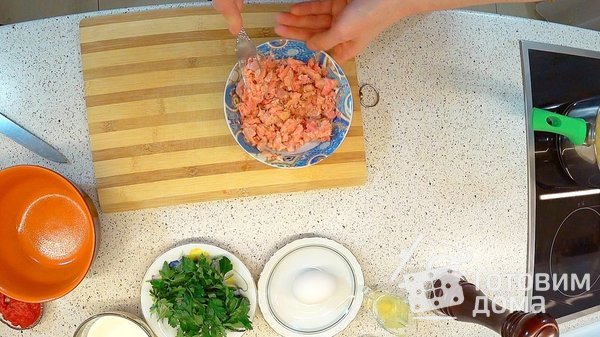Запечённая тунцовая паста: со сливками, зеленью, сыром и томатом фото к рецепту 3