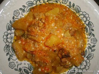 Курица с картофелем, тушенная в сметане