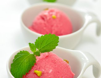 Малиновое мороженое (с йогуртом)