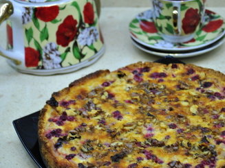 Творожный пирог с грушами и брусникой