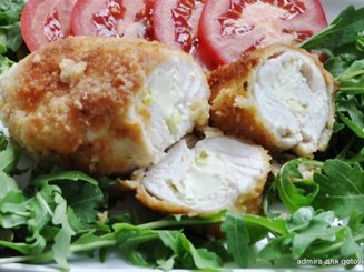 Куриное филе с творогом и зеленью