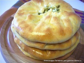 Хачапури с сыром и вареным яйцом: необычно, вкусно, недорого