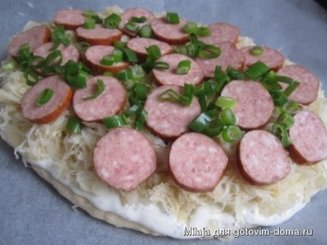 Картофельный пирог с квашеной капустой и колбасой Кабаносси
