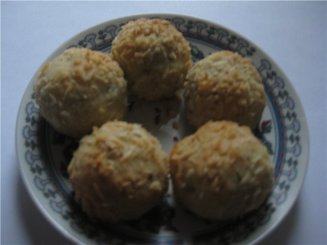 Печенье "Кокосовые шарики с начинкой из чернослива и изюма"