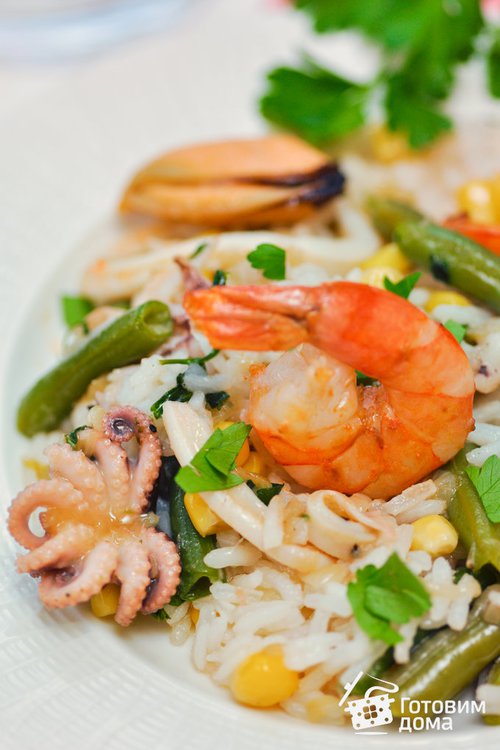 Рис с морепродуктами и овощами