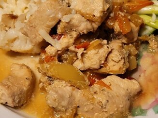 Куриное филе с болгарским перцем и сыром