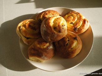 Булочки-бриоши с кремом патисьер