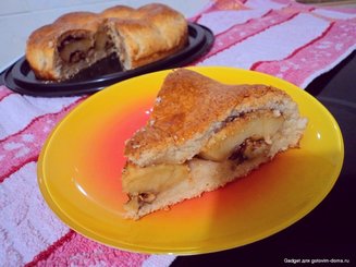 Сочный пирог с яблоками
