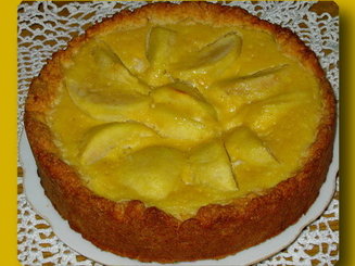 Пирог с яблоками, йогуртом и мёдом