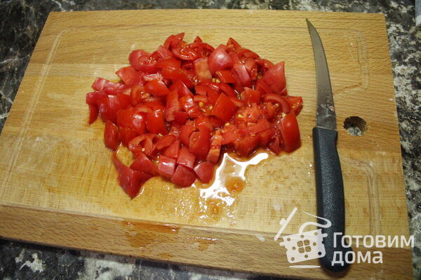 Запеченная картошка с сосисками, сыром и помидорами фото к рецепту 4