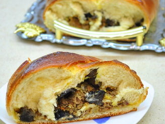 Кулебяка с ливером и грибами