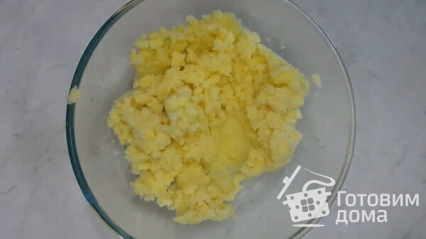 Рулетики из лаваша с грибами и картофелем: рецепт сытной закуски (Фото)