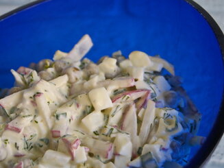 Салат из редиса с сыром и яйцами