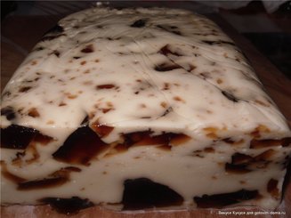 Кофейные кубики с корицей в йогуртовом желе
