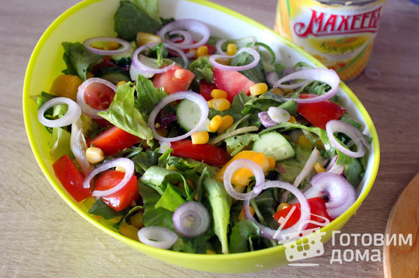 Летний овощной салат с кукурузой фото к рецепту 5