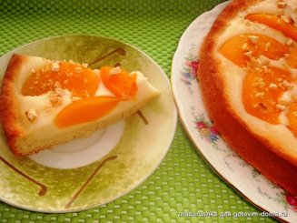 Творожный пирог с персиками