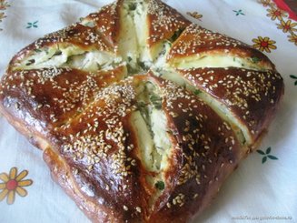 Комбе с творогом и зеленью