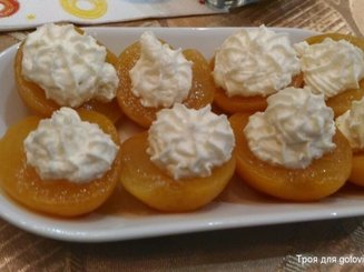 Персики с сыром "Фета" и чесноком