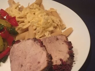 Свинина запеченная с клюквой
