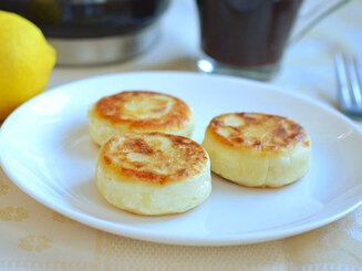 Идеальные сырники с манкой (всегда держат форму)
