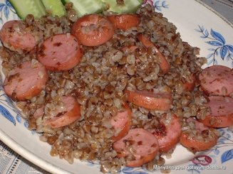 Гречка с сосисками и грибами
