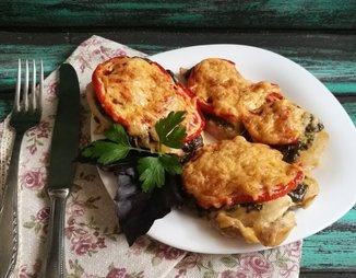 Диетическая курица под соусом песто