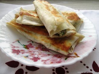 Ека или Горячая закуска из лаваша с сыром и зеленью