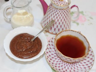 Шоколадная овсяная каша с черносливом