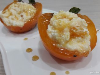 Хурма , фаршированная творогом