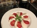 Салат "Капрезе" (помидоры с моцареллой) от СемьЦветов Салат "Капрезе" (помидоры с моцареллой) от СемьЦветов