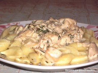 Курица в мультиварке в сметанном соусе.