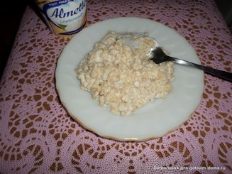 Овсяная каша со свежим шпинатом и сыром