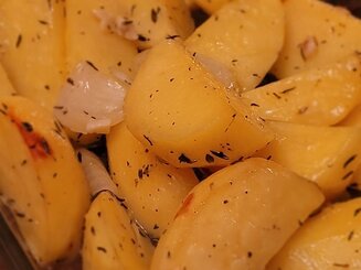 Картофель, запеченный с тимьяном