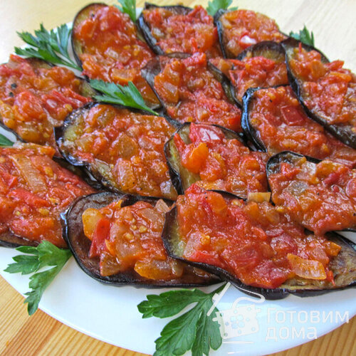 Жареные баклажаны с томатным соусом