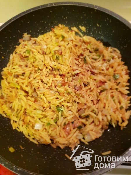 Шашлычки из курицы  на сковороде с жареным рисом фото к рецепту 6