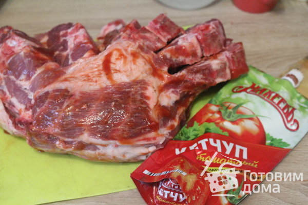 Свиная шея, запеченная в кетчупе фото к рецепту 1
